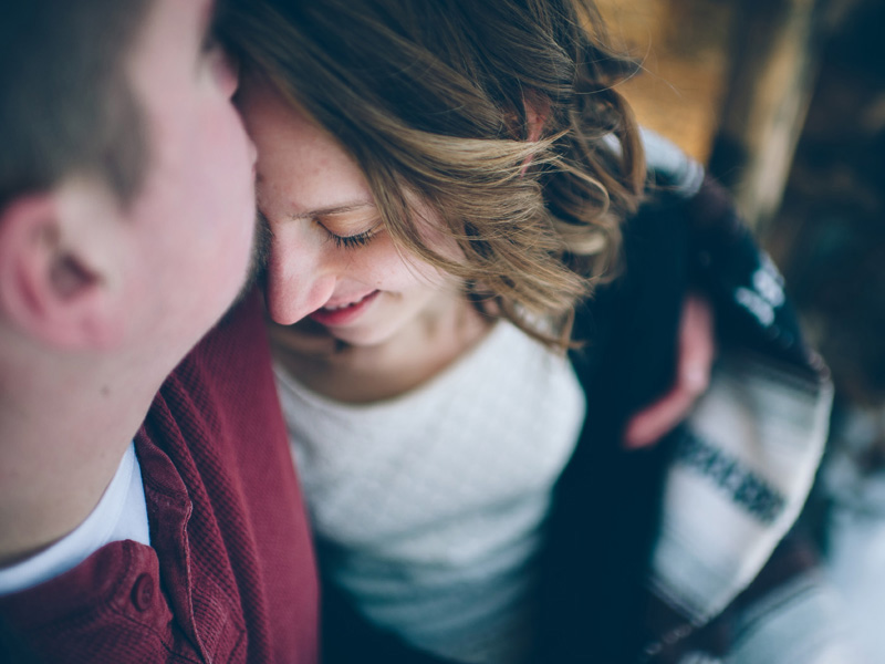 romantic engagement photo