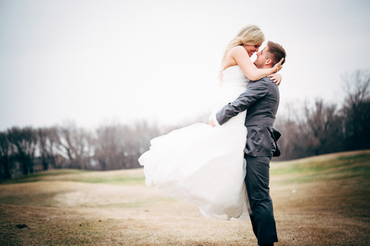 bride and groom outdoor photo