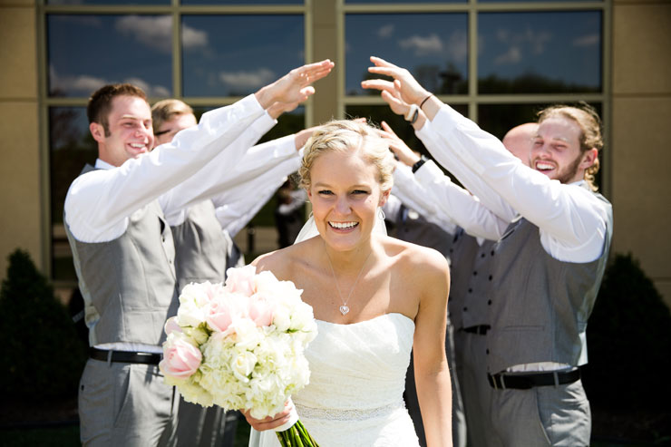 Groomsmen and bride wedding photo 